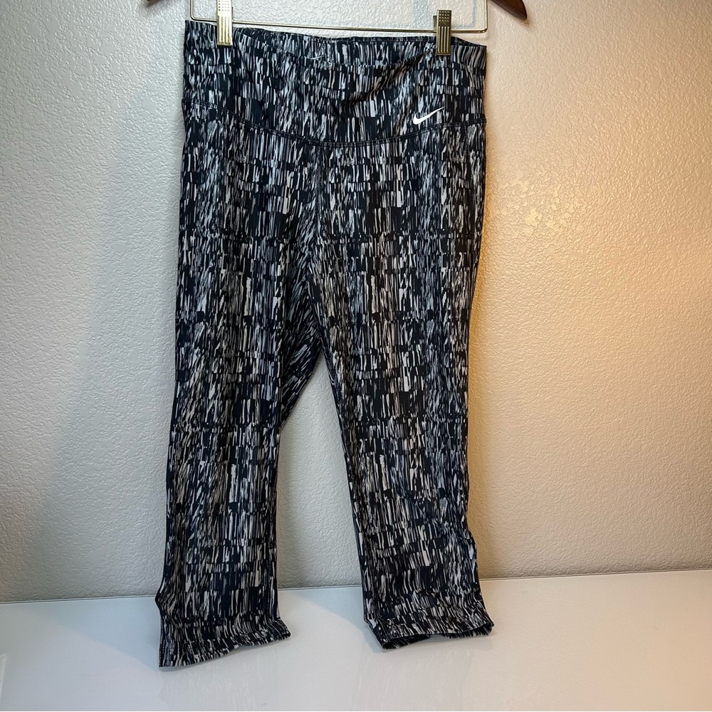 Nike Women Power Dri Fit Graphic Running Crop Legging Size M Black White Pocket